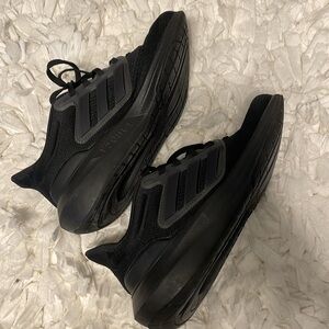 Adidas Bounce -Women’s size 8